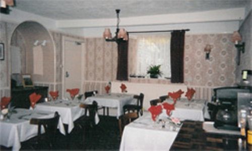 Lodgehill Hotel Тивъртън Екстериор снимка